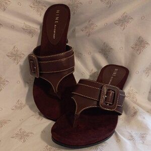NINE & Company - Brown Thong-Toe Sandal - Low Heel - Size 6.5